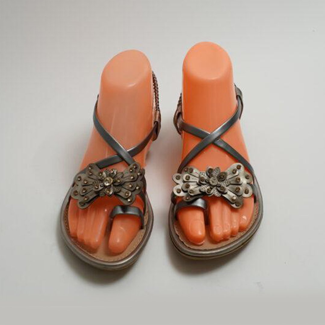 Flat Thumb Shoes Sandals For Women In Pakistan