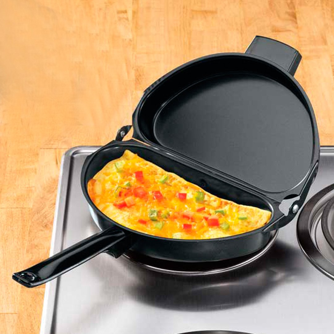 Non stick folding omelets pan In Pakistan